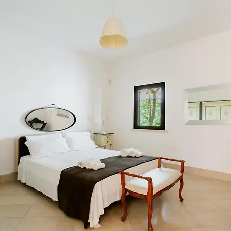 Bed and breakfast Masseria Le Dimore 2*