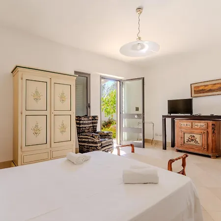 Masseria Le Dimore Bed and breakfast 2*