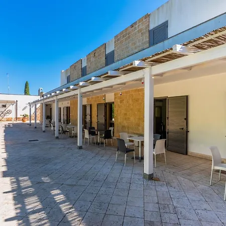 Bed and breakfast Masseria Le Dimore 2*