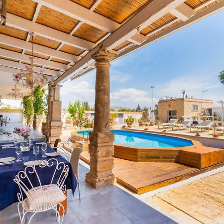 Masseria Le Dimore Bed & Breakfast 2*