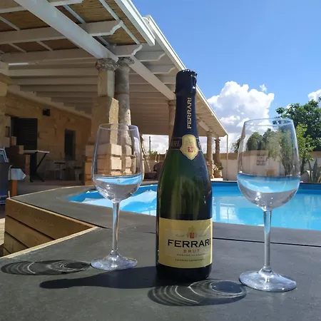 فندق مبيت وإفطار Masseria Le Dimore 3*