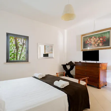 Masseria Le Dimore Bed & Breakfast 2*