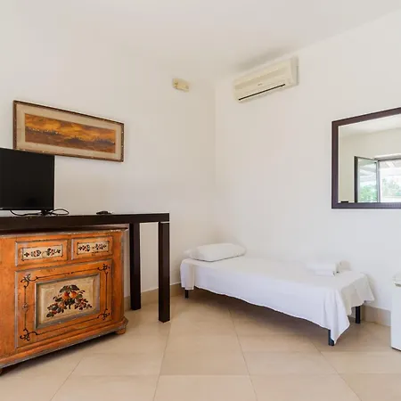 Bed & Breakfast Masseria Le Dimore 2*