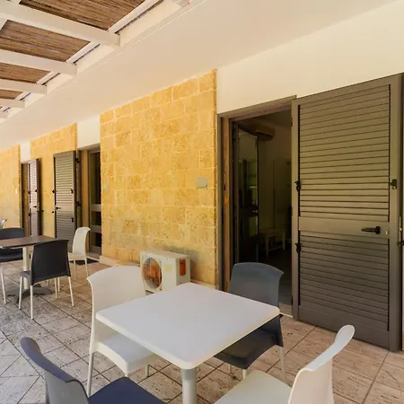 Masseria Le Dimore 住宿加早餐酒店 加利波利