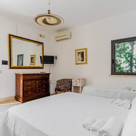 Bed & Breakfast Masseria Le Dimore 2*